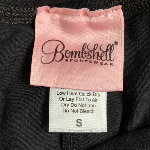 Bombshell Leggings - Picture 2 of 5